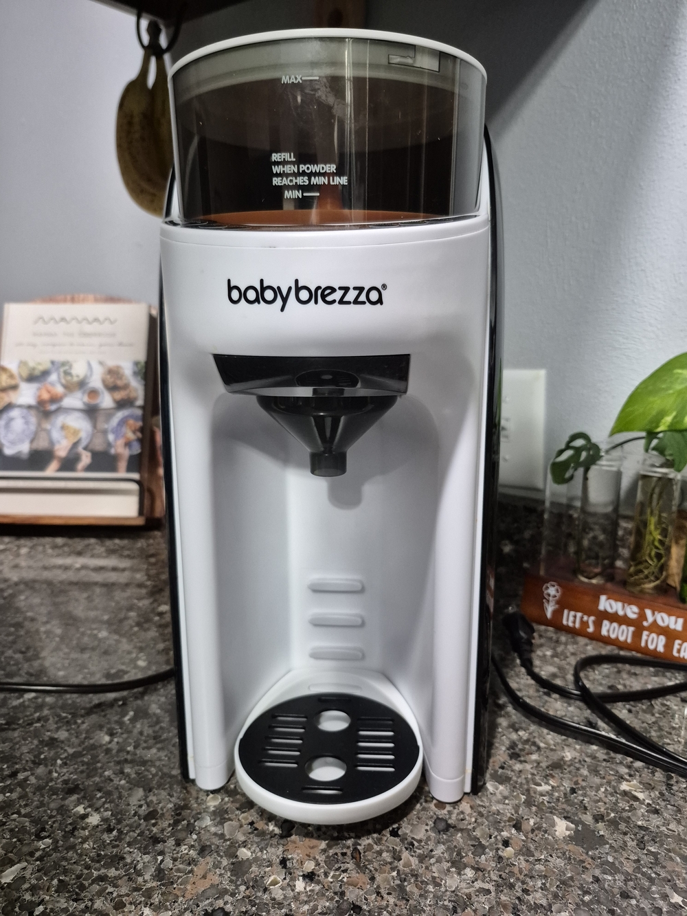babybrezza Formula Pro Dispenser in White and Black